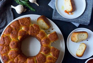 Herb and Garlic Bubble Loaf