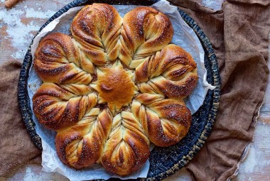 Cinnamon Star Bread