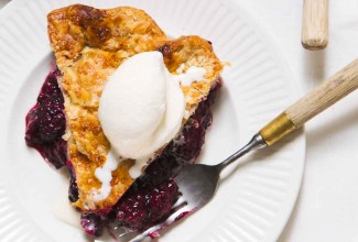 Gingery Blackberry Pie