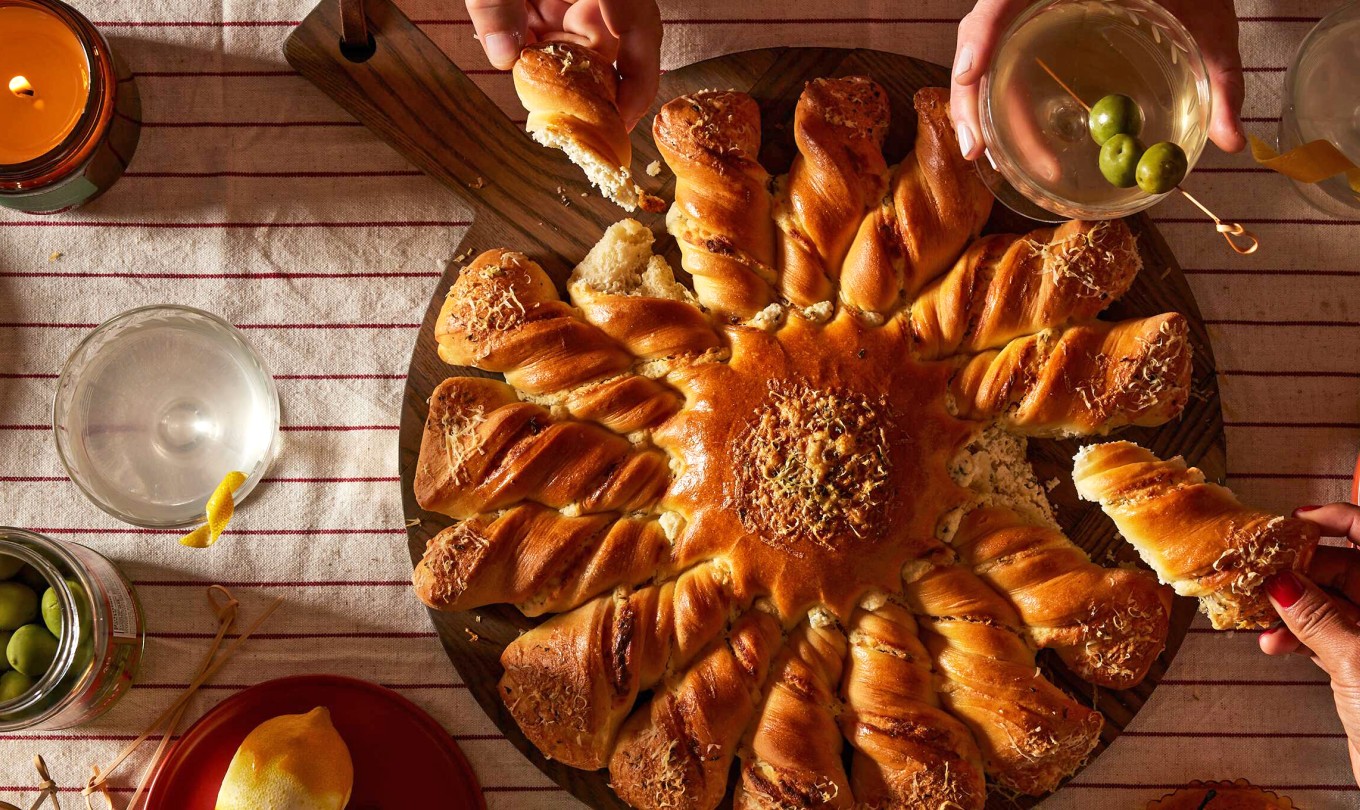 Garlic and Herb Sun Bread (Tarte Soleil) 