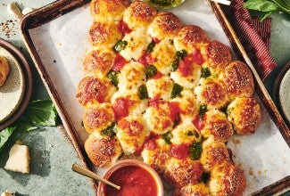 Pull-Apart Christmas Tree Bread 