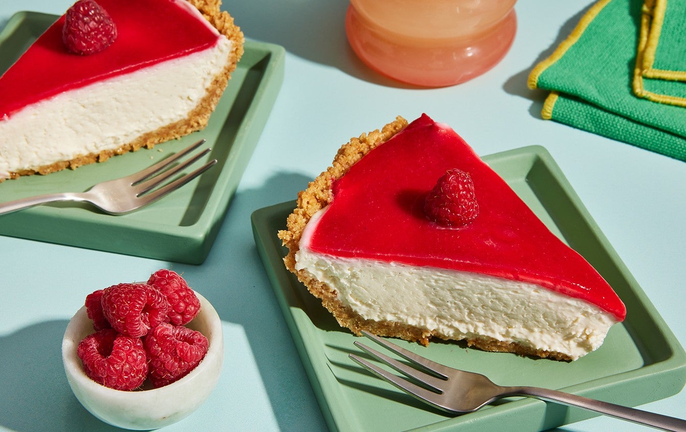 Summer Cheesecake with Raspberry Sauce